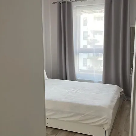 2-room On Wola, Bright And Cozy Apartamento