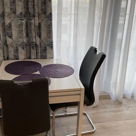 2-room On Wola, Bright And Cozy Apartamento Varsóvia