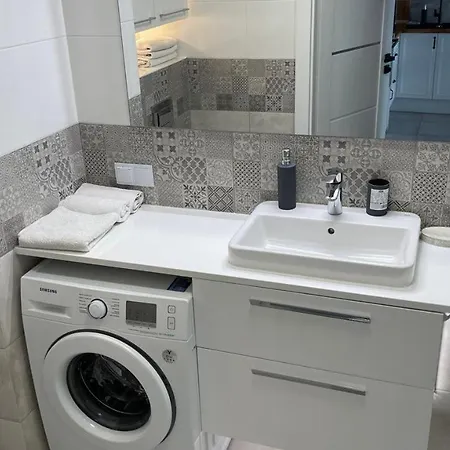 2-room On Wola, Bright And Cozy * Varsó